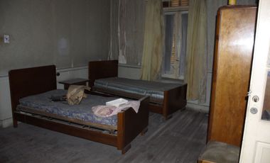 Histórica casa a reciclar en gran terreno. Mendoza