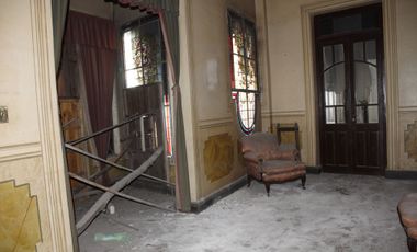 Histórica casa a reciclar en gran terreno. Mendoza