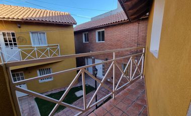 ALQUILER DUPLEX UN DORMITORIO AMOBLADO CON COCHERA
