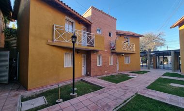 ALQUILER DUPLEX UN DORMITORIO AMOBLADO CON COCHERA