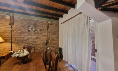 ALQUILER DUPLEX UN DORMITORIO AMOBLADO CON COCHERA