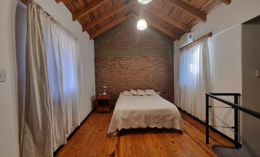 ALQUILER DUPLEX UN DORMITORIO AMOBLADO CON COCHERA