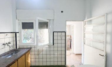 CASA 3 AMBIENTES JARDIN COCHERA TERRAZA