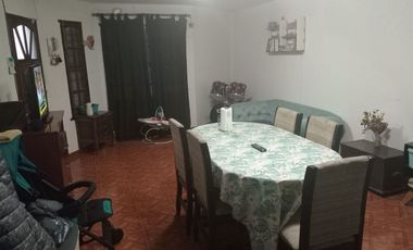 SE VENDE CASA 3 DORM MAS DEPARTAMENTO ZONA SUR