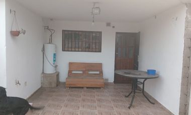 SE VENDE CASA 3 DORM MAS DEPARTAMENTO ZONA SUR