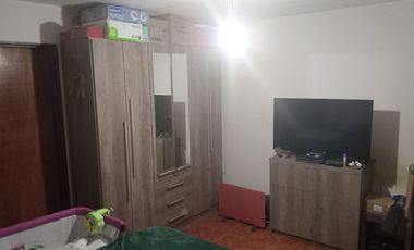 SE VENDE CASA 3 DORM MAS DEPARTAMENTO ZONA SUR