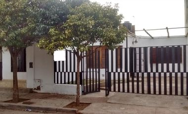 SE VENDE CASA 3 DORM MAS DEPARTAMENTO ZONA SUR