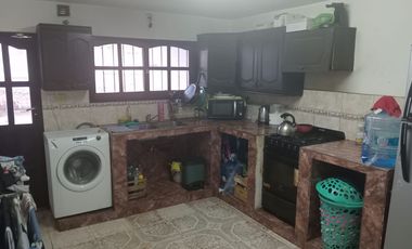 SE VENDE CASA 3 DORM MAS DEPARTAMENTO ZONA SUR