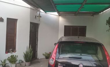SE VENDE CASA 3 DORM MAS DEPARTAMENTO ZONA SUR