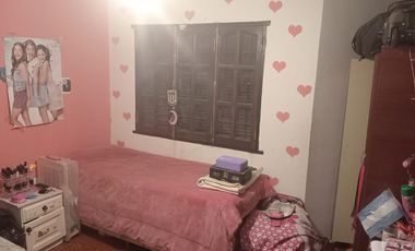 SE VENDE CASA 3 DORM MAS DEPARTAMENTO ZONA SUR