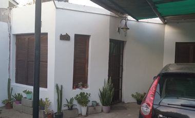 SE VENDE CASA 3 DORM MAS DEPARTAMENTO ZONA SUR