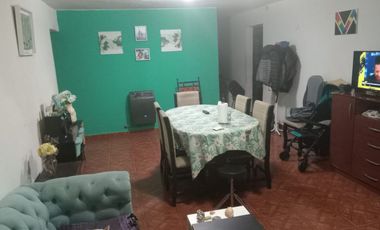 SE VENDE CASA 3 DORM MAS DEPARTAMENTO ZONA SUR