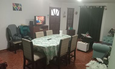 SE VENDE CASA 3 DORM MAS DEPARTAMENTO ZONA SUR