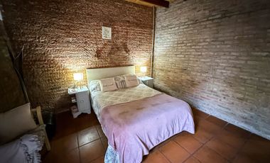 VENTA CASA-QUINTA 2 DORM.  CON PILETA EN RINCÓN