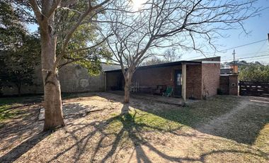 VENTA CASA-QUINTA 2 DORM.  CON PILETA EN RINCÓN