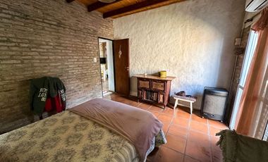 VENTA CASA-QUINTA 2 DORM.  CON PILETA EN RINCÓN