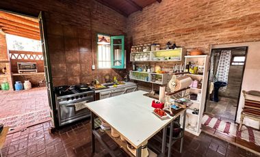 VENTA CASA-QUINTA 2 DORM.  CON PILETA EN RINCÓN