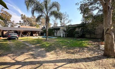 VENTA CASA-QUINTA 2 DORM.  CON PILETA EN RINCÓN