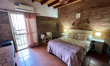 VENTA CASA-QUINTA 2 DORM.  CON PILETA EN RINCÓN