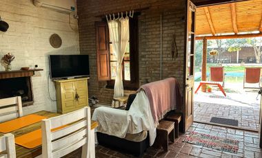 VENTA CASA-QUINTA 2 DORM.  CON PILETA EN RINCÓN