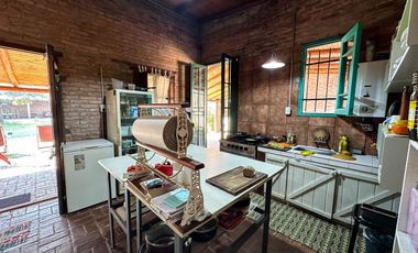 VENTA CASA-QUINTA 2 DORM.  CON PILETA EN RINCÓN