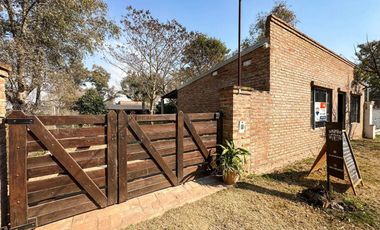 VENTA CASA-QUINTA 2 DORM.  CON PILETA EN RINCÓN
