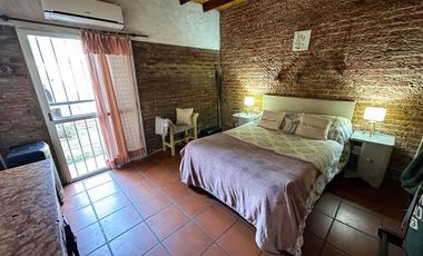 VENTA CASA-QUINTA 2 DORM.  CON PILETA EN RINCÓN
