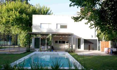 Casa en Venta, dos dormitorios en Villa Elisa