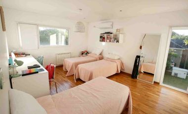 Casa en Venta, dos dormitorios en Villa Elisa