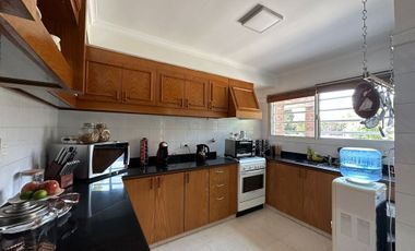 Casas en venta con patio y pileta en Tolosa