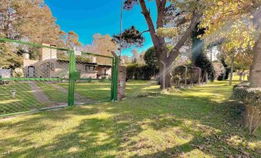 VENTA CASA 2 AMBIENTES QUINCHO Y PARQUE