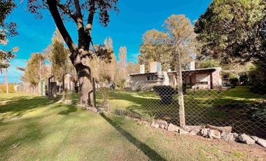 VENTA CASA 2 AMBIENTES QUINCHO Y PARQUE