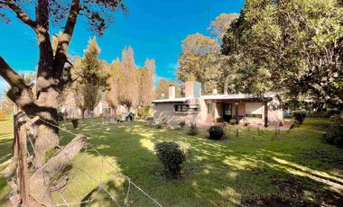VENTA CASA 2 AMBIENTES QUINCHO Y PARQUE
