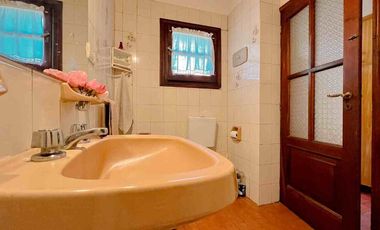 VENTA CASA 2 AMBIENTES QUINCHO Y PARQUE