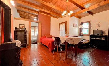 VENTA CASA 2 AMBIENTES QUINCHO Y PARQUE