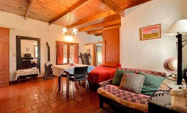 VENTA CASA 2 AMBIENTES QUINCHO Y PARQUE