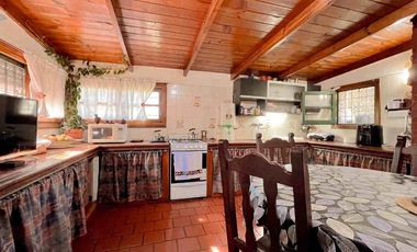 VENTA CASA 2 AMBIENTES QUINCHO Y PARQUE