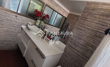 Casa en Venta en Av. Los Heroes / San Vicente