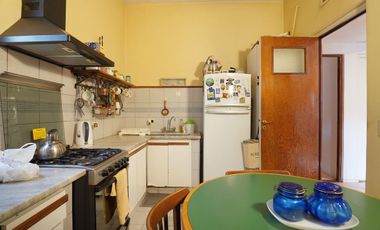 Venta casa/terreno- Palermo. Av. Medrano y Gorriti