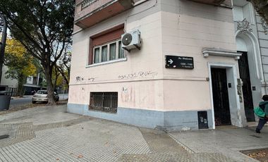 Venta casa/terreno- Palermo. Av. Medrano y Gorriti