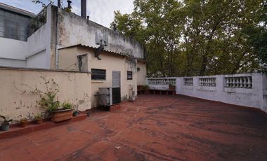 Venta casa/terreno- Palermo. Av. Medrano y Gorriti