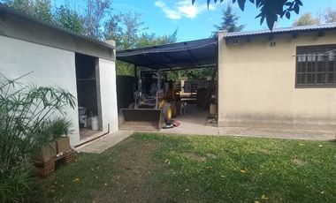 VENTA CASA 3 AMBIENTES LUJAN GRAN LOTE CON PILETA