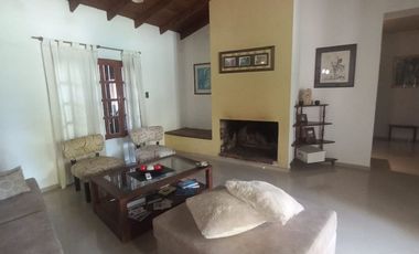 VENTA CASA 3 AMBIENTES LUJAN GRAN LOTE CON PILETA