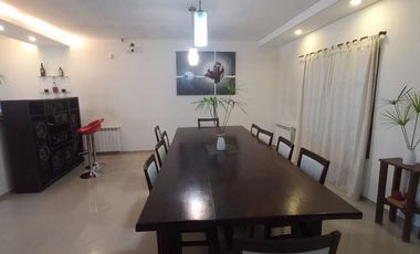 VENTA CASA 3 AMBIENTES LUJAN GRAN LOTE CON PILETA