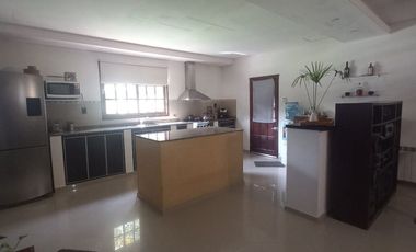 VENTA CASA 3 AMBIENTES LUJAN GRAN LOTE CON PILETA