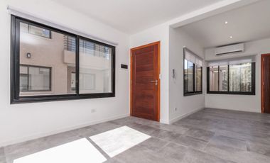 DEPARTAMENTO DE 3 AMB. C/COCHERA Y PARRILLA.