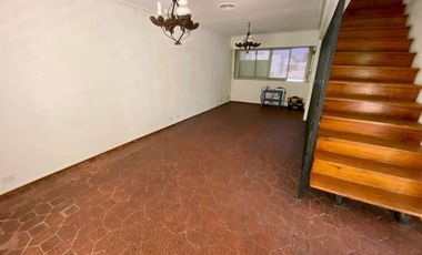 VENTA PH TIPO CASA 4 AMB EN CASEROS-PERMUTA-