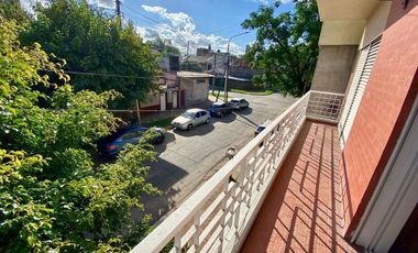 VENTA PH TIPO CASA 4 AMB EN CASEROS-PERMUTA-