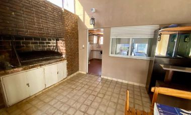 VENTA PH TIPO CASA 4 AMB EN CASEROS-PERMUTA-