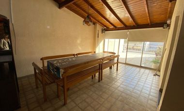VENTA PH TIPO CASA 4 AMB EN CASEROS-PERMUTA-